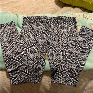 Headband, Shirt and Aztec leggings